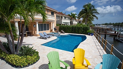 Raised Spa Pool at Water's Edge